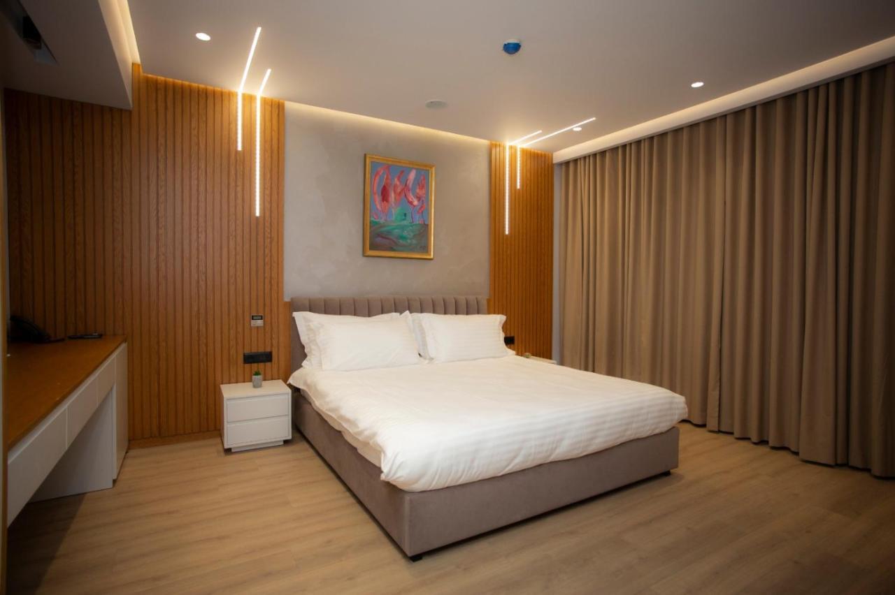 Primo Hotel Tirana Exteriör bild