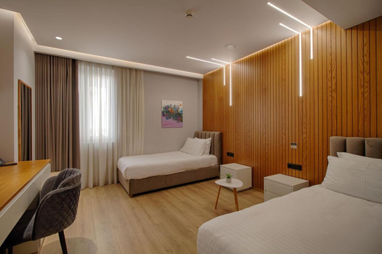 Primo Hotel Tirana Exteriör bild