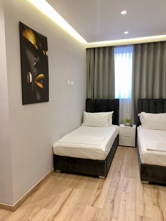 Primo Hotel Tirana Exteriör bild